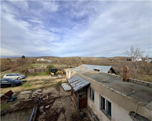 Pensiune 6 camere, teren 12713 mp, Dealul Mare, Urlati, Prahova