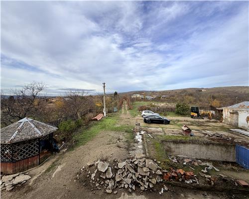 Pensiune 6 camere, teren 12713 mp, Dealul Mare, Urlati, Prahova