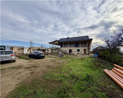 Pensiune 6 camere, teren 12713 mp, Dealul Mare, Urlati, Prahova