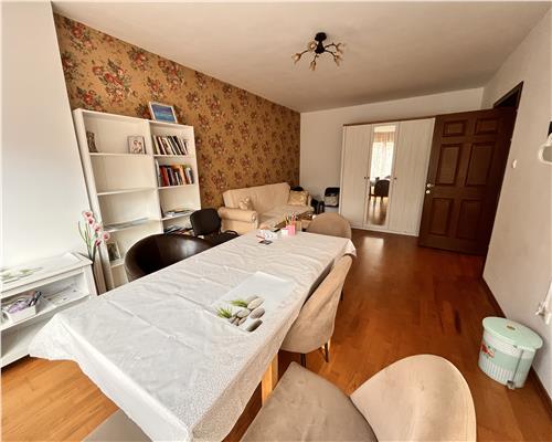 Inchiriere casa 5 camere,  Ploiesti,  zona Bd. Castanilor