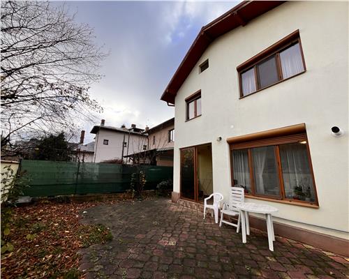 Inchiriere casa 5 camere,  Ploiesti,  zona Bd. Castanilor