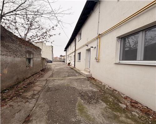 Spatiu comercial cu parcare proprie , Ploiesti, ultracentral