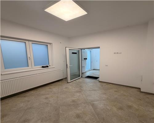 Spatiu comercial cu parcare proprie , Ploiesti, ultracentral