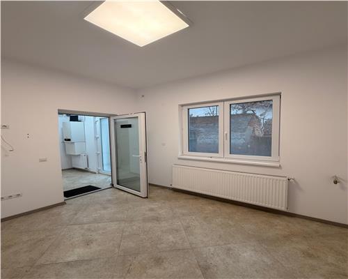 Spatiu comercial cu parcare proprie , Ploiesti, ultracentral