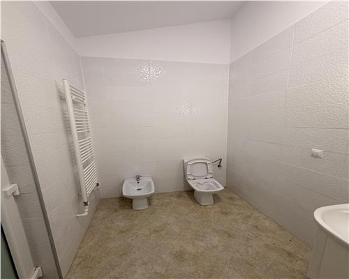 Spatiu birouri cu parcare proprie , Ploiesti, ultracentral