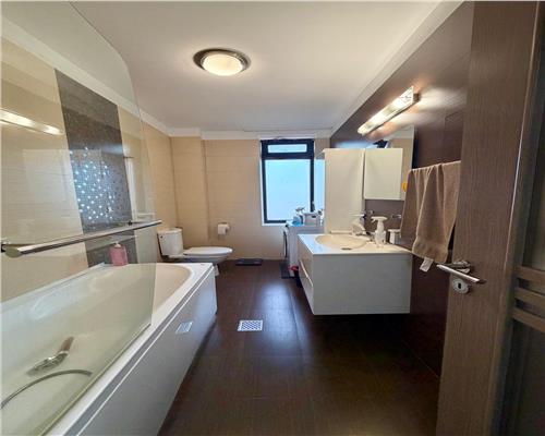 Apartament 3 camere, terase 32 mp, 2 parcari, Ploiesti, Albert
