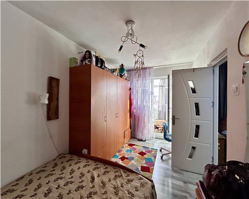 Apartament 3 camere, semidecomandat, 50.35 mp, Bd. Bucuresti, Ploiesti