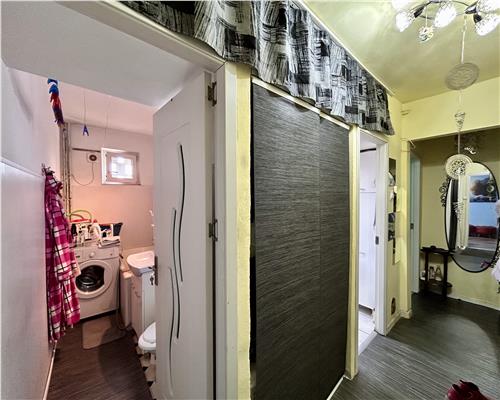 Apartament 3 camere, semidecomandat, 50.35 mp, Bd. Bucuresti, Ploiesti