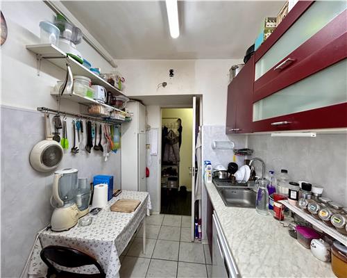 Apartament 3 camere, semidecomandat, 50.35 mp, Bd. Bucuresti, Ploiesti