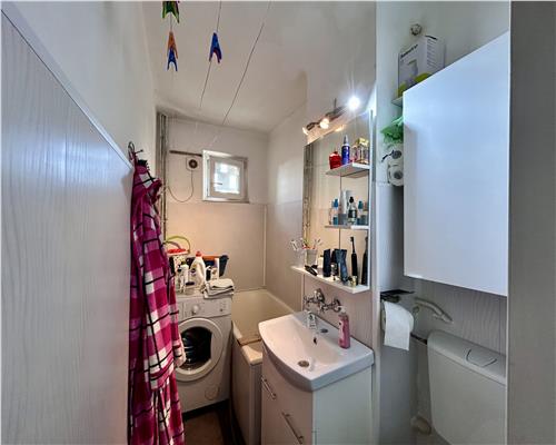 Apartament 3 camere, semidecomandat, 50.35 mp, Bd. Bucuresti, Ploiesti