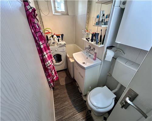 Apartament 3 camere, semidecomandat, 50.35 mp, Bd. Bucuresti, Ploiesti