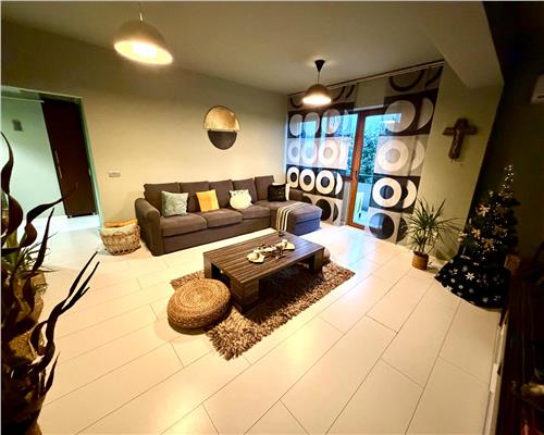 Apartament 3 camere, garaj propriu, mobilat si utilat, central, Ploies