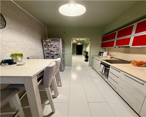 Apartament 3 camere, garaj propriu, mobilat si utilat, central, Ploies