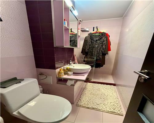 Apartament 3 camere, garaj propriu, mobilat si utilat, central, Ploies