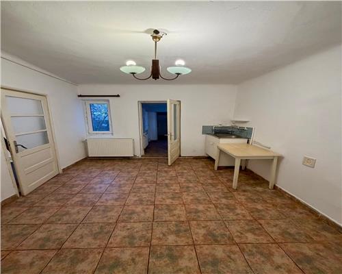 Casa 7 camere si curte, Ploiesti, zona Bobalna.