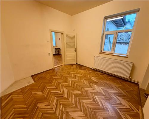 Casa 7 camere si curte, Ploiesti, zona Bobalna.