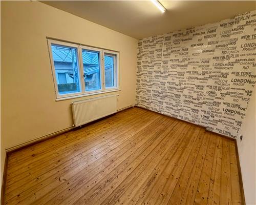 Casa 7 camere si curte, Ploiesti, zona Bobalna.