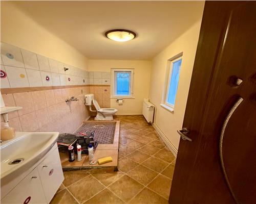 Casa 7 camere si curte, Ploiesti, zona Bobalna.