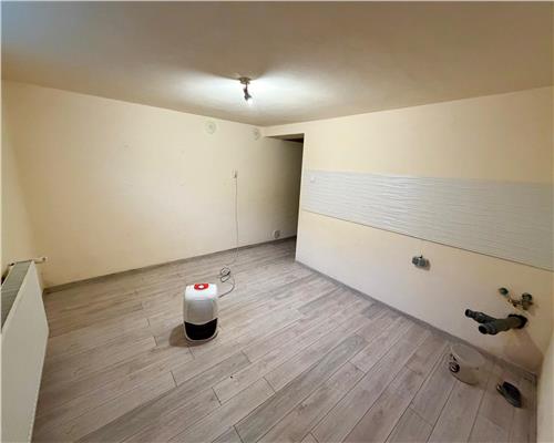 Casa 7 camere si curte, Ploiesti, zona Bobalna.