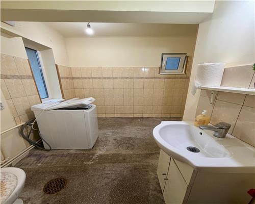 Casa 7 camere si curte, Ploiesti, zona Bobalna.