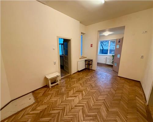 Casa 7 camere si curte, Ploiesti, zona Bobalna.