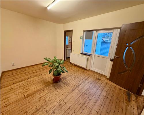 Casa 7 camere si curte, Ploiesti, zona Bobalna.