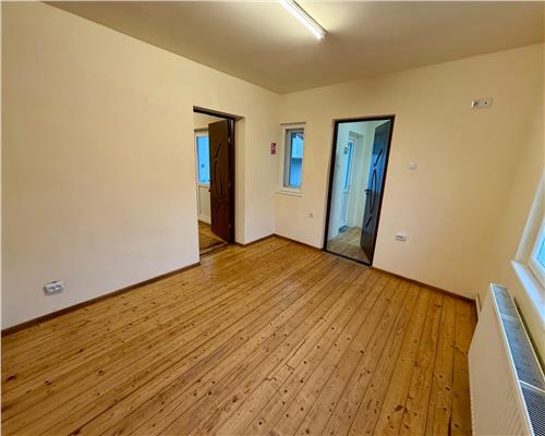 Casa 7 camere si curte, Ploiesti, zona Bobalna.