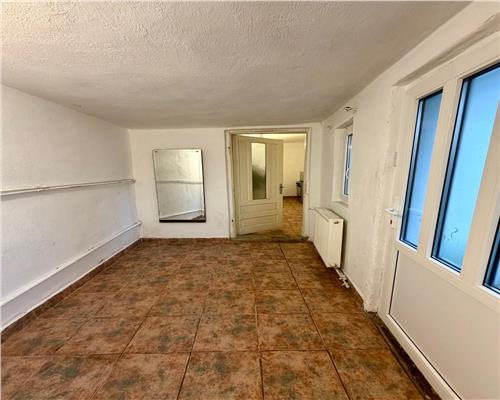 Casa 7 camere si curte, Ploiesti, zona Bobalna.