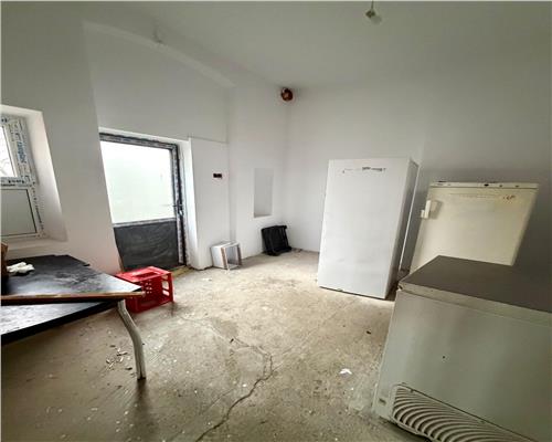 Parter imobil si curte proprie, in Ploiesti, ultracentral.