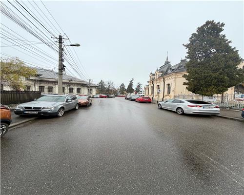Parter imobil si curte proprie, in Ploiesti, ultracentral.