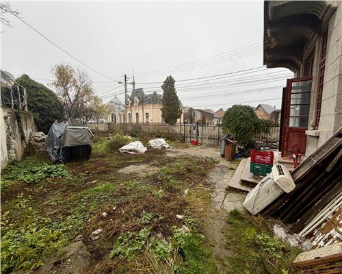 Parter imobil si curte proprie, in Ploiesti, ultracentral.