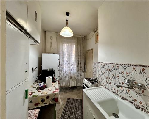 Apartament 2 camere, 42mp, decomandat, Sud, Ploiesti