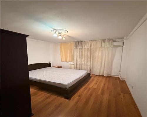 Apartament 3 camere ,centrala proprie,  in Ploiesti ,  P ta M. Viteazu