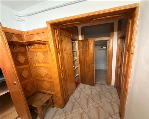 Apartament 3 camere ,centrala proprie,  in Ploiesti ,  P ta M. Viteazu