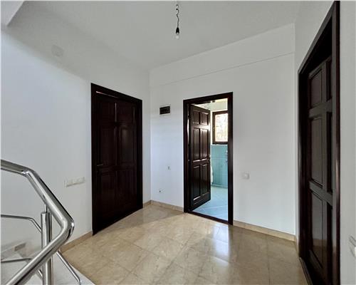 Vanzare Vila 4 camere, 2 dressinguri, 2010, Cioceanu, Ploiesti