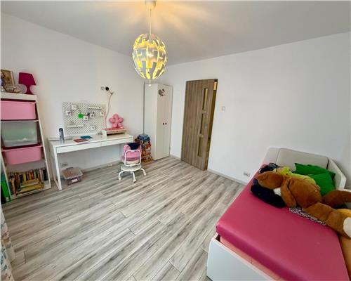 Apartament 3 camere, centrala proprie, Ploiesti, zona Cioceanu/ Sala S