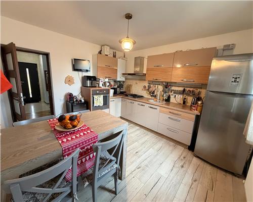 Casa 4 camere, constructie 2014, in Ploiestiori, la 5 minute de Ploies