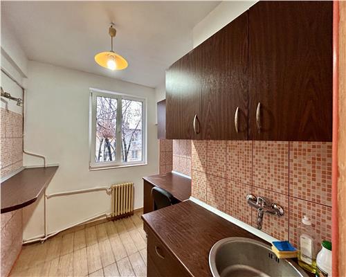 Apartament 2 camere, decomandat, Sud, Ploiesti