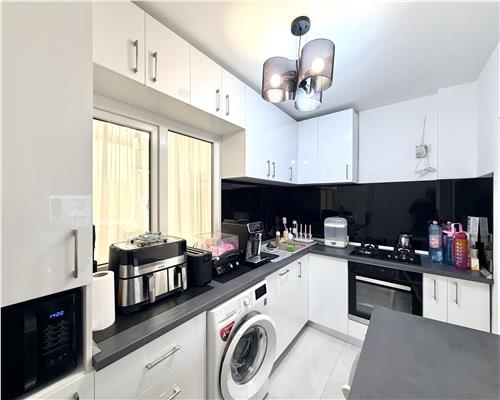 Apartament 3 camere de lux, decoamndat, Cantacuzino, Ploiesti