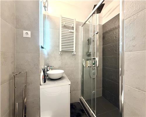 Apartament 3 camere de lux, decoamndat, Cantacuzino, Ploiesti