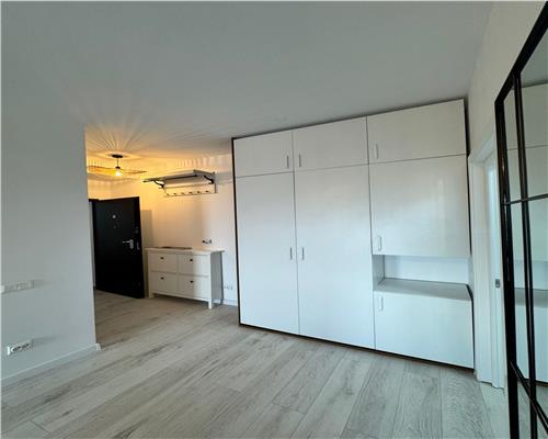 Garsoniera, centrala proprie, loc de parcare inclus, Ploie?ti, Vest