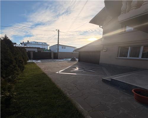 Casa 5 camere , renovata 2020 cu garaj , Ploiesti , central