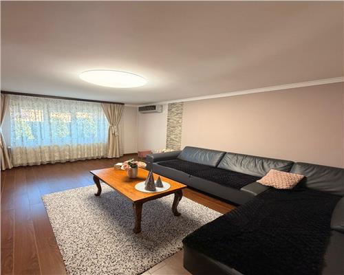Casa 5 camere , renovata 2020 cu garaj , Ploiesti , central