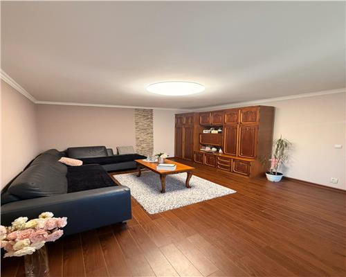 Casa 5 camere , renovata 2020 cu garaj , Ploiesti , central