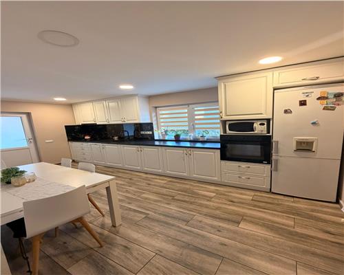 Casa 5 camere , renovata 2020 cu garaj , Ploiesti , central