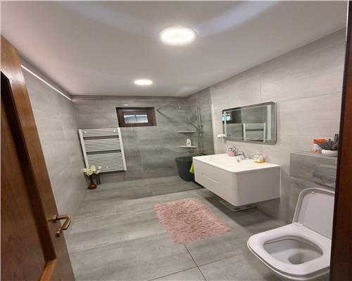 Casa 5 camere , renovata 2020 cu garaj , Ploiesti , central
