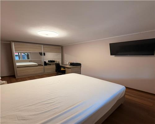 Casa 5 camere , renovata 2020 cu garaj , Ploiesti , central