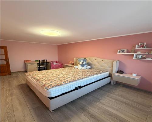 Casa 5 camere , renovata 2020 cu garaj , Ploiesti , central