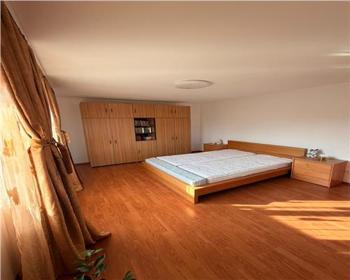 Casa 5 camere , renovata 2020 cu garaj , Ploiesti , central