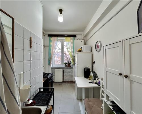 Vanzare Apartament 2 camere, renovat, centrala proprie, Sud, Ploiesti